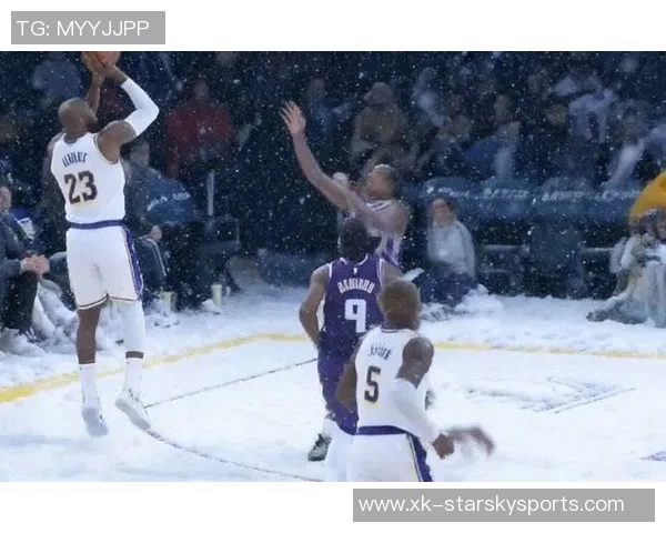 詹东再创佳绩同场砍下30分5篮板5助攻平历史纪录展现强大实力