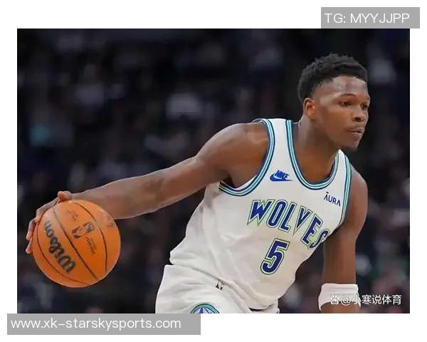 一接球就被包夹！爱德华兹半场出战20分钟10中5拿到11分2板3助