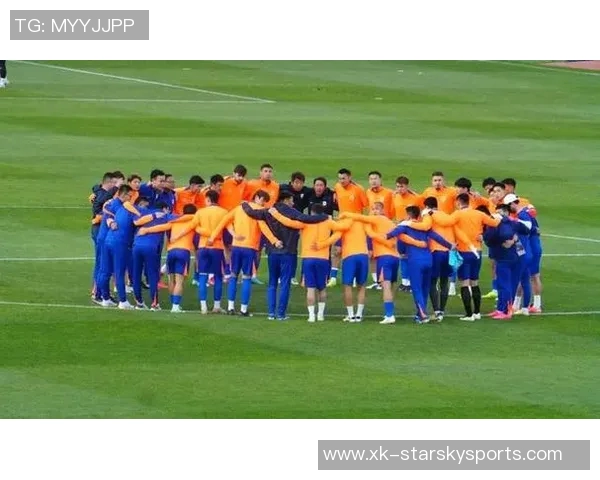 泰山27号与上海申花在康桥足球基地展开热身赛精彩对决